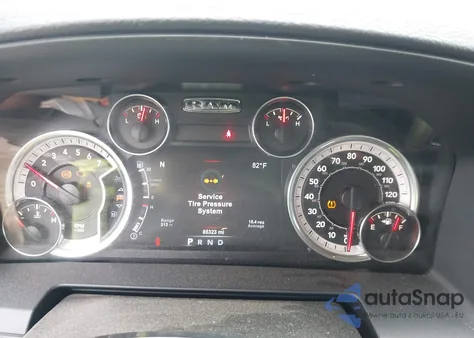 2017 Ram 1500 Laramie 4X4 5'7 Box z USA, uszkodzony, nr VIN 1C6RR7NT6HS800740